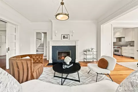 Living - 1111 Bellevue Pl E, Seattle, WA 98102 photo 4 of 5