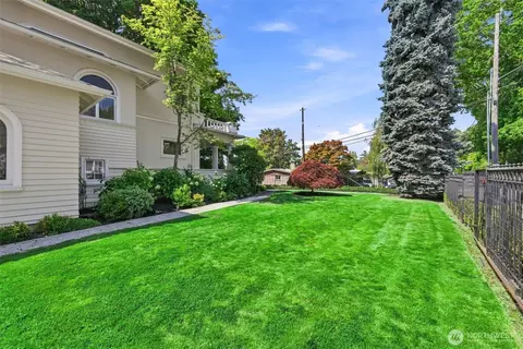 Exterior - 1111 Bellevue Pl E, Seattle, WA 98102 photo 7 of 7