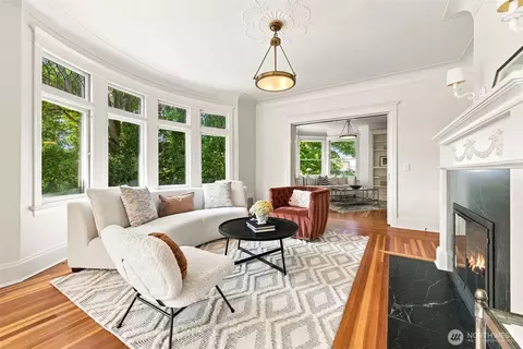 Living - 1111 Bellevue Pl E, Seattle, WA 98102 photo 5 of 5