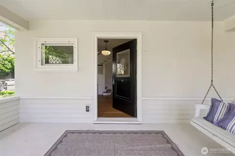 Entry Way - 1111 Bellevue Pl E, Seattle, WA 98102 photo 1 of 4