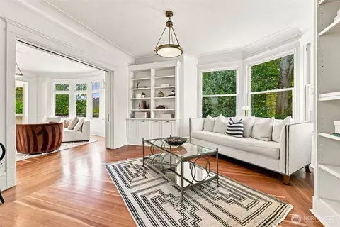 Living - 1111 Bellevue Pl E, Seattle, WA 98102 photo 1 of 5