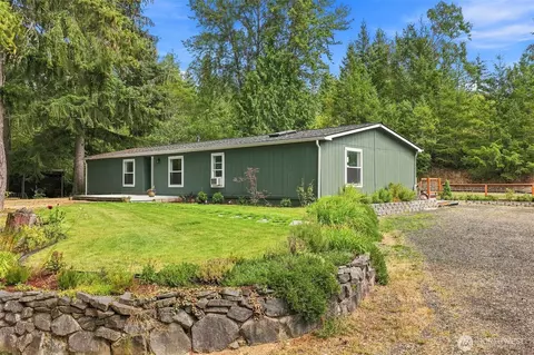190 E Rasor Pl, Belfair, WA 98528