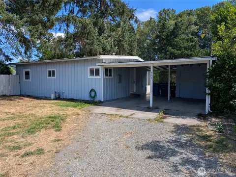 607 5th St NE, Puyallup, WA 98372