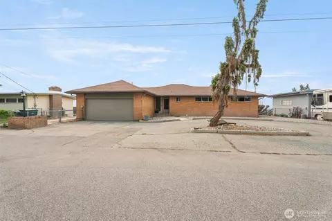 1210 N Ashland Ave, East Wenatchee, WA 98802