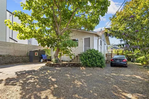 201 N 101st St, Seattle, WA 98133