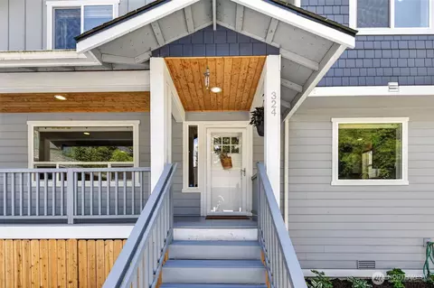324 E 2nd St #B, North Bend, WA 98045