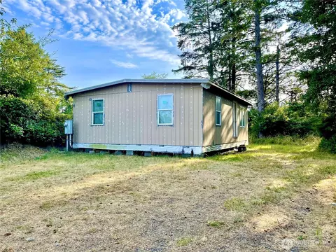777 Edgewood Ave NE, Ocean Shores, WA 98569