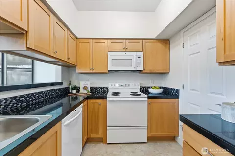 Kitchen - 18930 Bothell-everett Hwy #G105, Bothell, WA 98012 photo 3 of 3