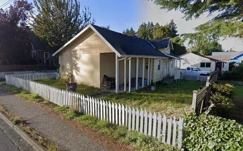 2406 11th St, Bremerton, WA 98312