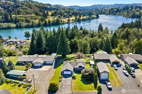 148 Steelhead Dr, Silver Creek, WA 98585
