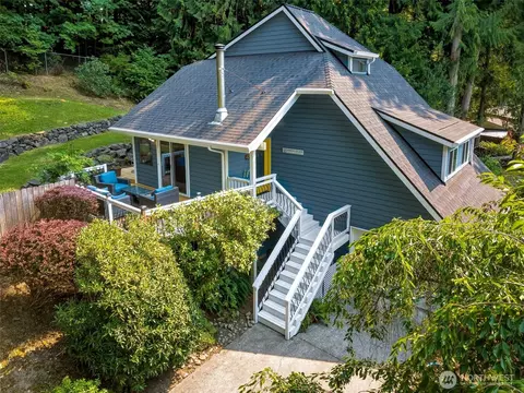2435 Crestridge Dr NW, Olympia, WA 98502