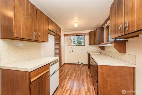 Kitchen - 2129 W Sequim Bay, Sequim, WA 98382 photo 5 of 6