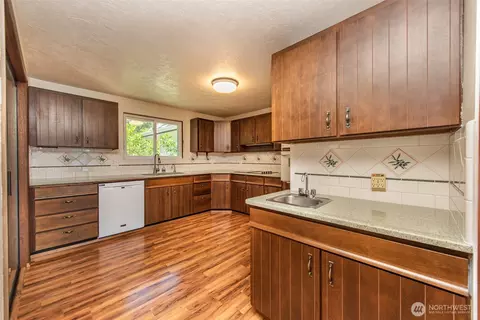 Kitchen - 2129 W Sequim Bay, Sequim, WA 98382 photo 4 of 6