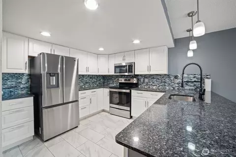 720 141st Ln SE #713, Bellevue, WA 98007