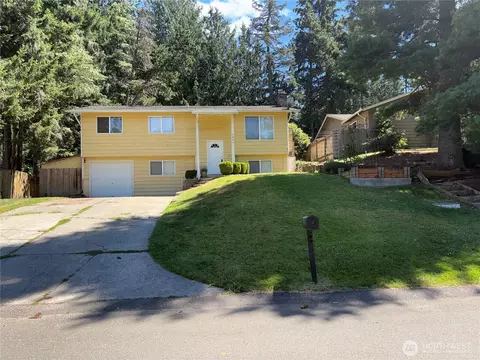 4883 Laura Ln SE, Port Orchard, WA 98367