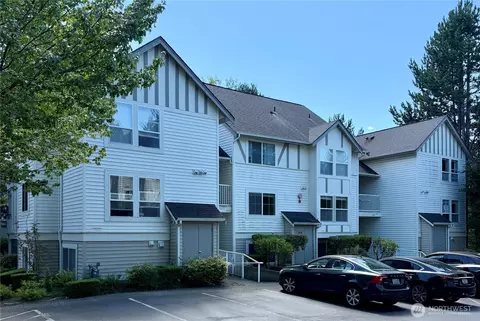 4421 249th Ter SE #11-202, Issaquah, WA 98029