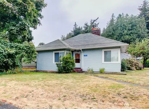 1135 E Orange Ave, Burlington, WA 98233