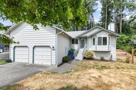 4361 Shadowood Dr, Clinton, WA 98236