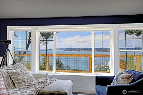 2076 Gull Way, Camano Island, WA 98282