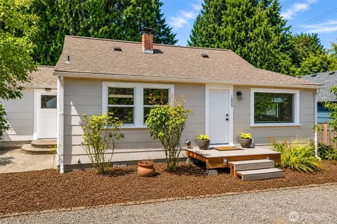 1809 Humphrey St SE, Olympia, WA 98501