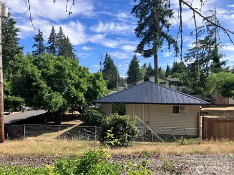 703 S 16th St, Shelton, WA 98584