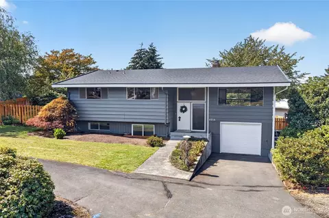 4014 Robin Rd W, University Place, WA 98466