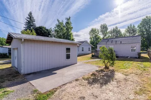 Exterior - 1217 7th Ave, Longview, WA 98632 photo 7 of 7