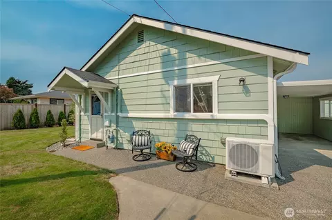 774 Pine St, Lynden, WA 98264