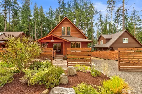1061 53rd St, Port Townsend, WA 98368