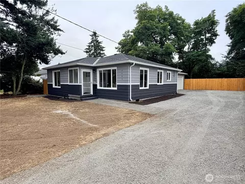 2405 NE 10th St, Renton, WA 98056