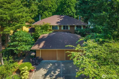 8512 137th Ave NE, Redmond, WA 98052
