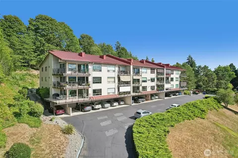 908 E Bay Dr NE #E-104, Olympia, WA 98506
