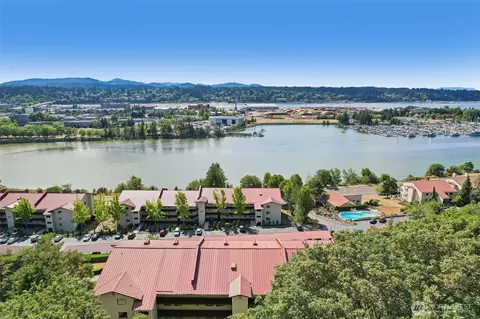 908 E Bay Dr NE #E-104, Olympia, WA 98506