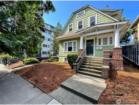 4247 7th Ave NE, Seattle, WA 98105