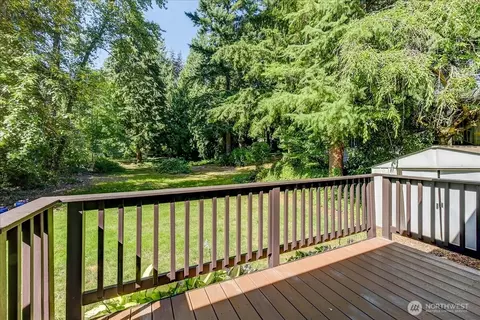 Exterior - 3315 207 Pl SE, Bothell, WA 98012 photo 4 of 4