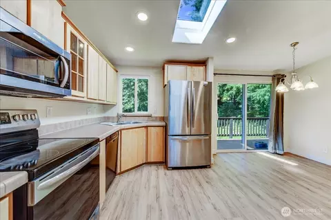 Kitchen - 3315 207 Pl SE, Bothell, WA 98012 photo 3 of 3