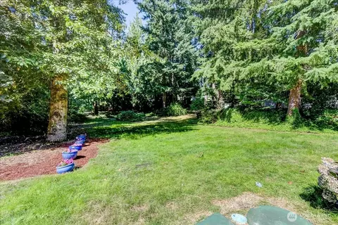 Exterior - 3315 207 Pl SE, Bothell, WA 98012 photo 2 of 4