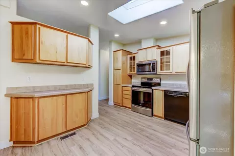 Kitchen - 3315 207 Pl SE, Bothell, WA 98012 photo 2 of 3