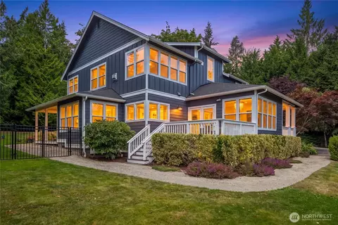 5199 New Sweden Ave NE, Bainbridge Island, WA 98110