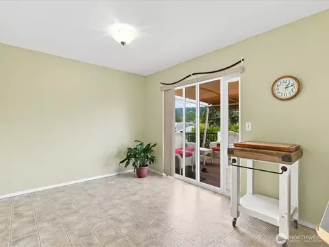 Dining - 206 Orting Ave NW, Orting, WA 98360 photo 1 of 1