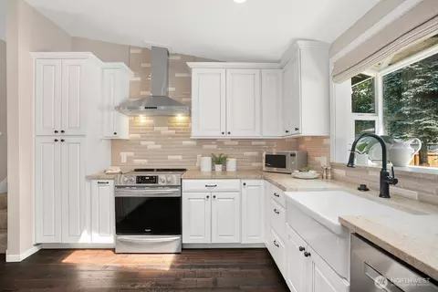 Kitchen - 1026 232nd Pl SW, Bothell, WA 98021 photo 3 of 4