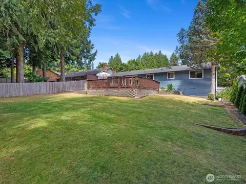 Exterior - 318 161st Pl SE, Bothell, WA 98012 photo 6 of 14