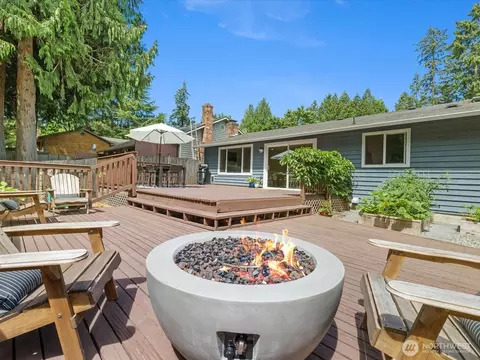 Exterior - 318 161st Pl SE, Bothell, WA 98012 photo 13 of 14