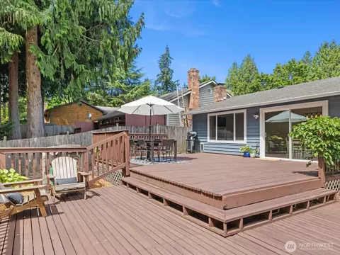 Exterior - 318 161st Pl SE, Bothell, WA 98012 photo 12 of 14