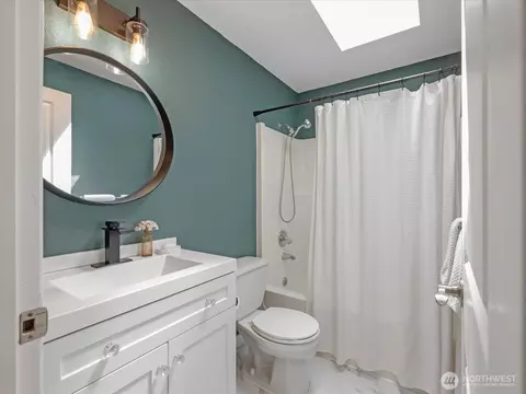 Bath - 318 161st Pl SE, Bothell, WA 98012 photo 1 of 2