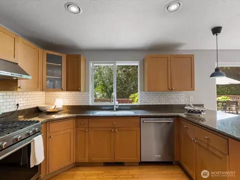 Kitchen - 318 161st Pl SE, Bothell, WA 98012 photo 4 of 6