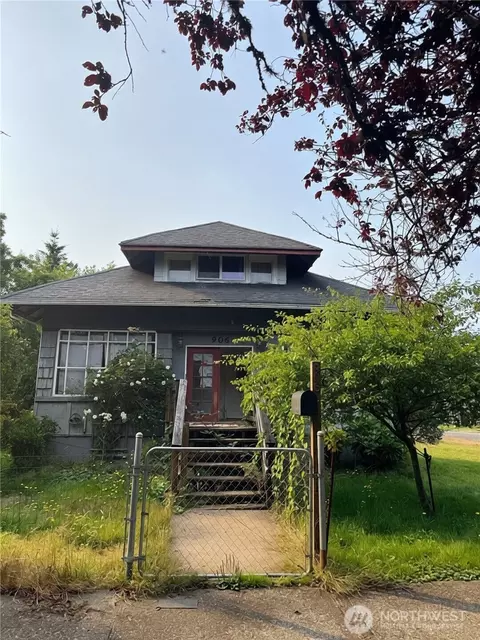 906 Maple St, Hoquiam, WA 98550