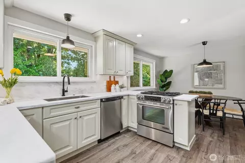 9925 NE 204th Pl, Bothell, WA 98011 photo 12