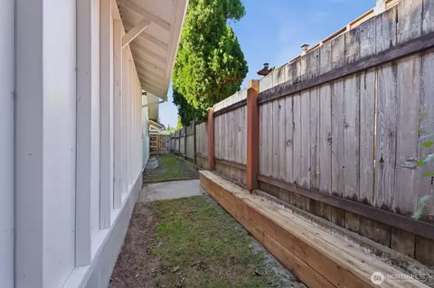 9925 NE 204th Pl, Bothell, WA 98011 photo 32