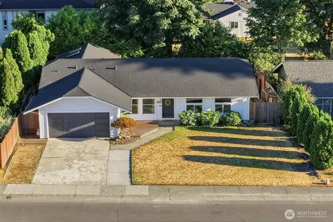 9925 NE 204th Pl, Bothell, WA 98011